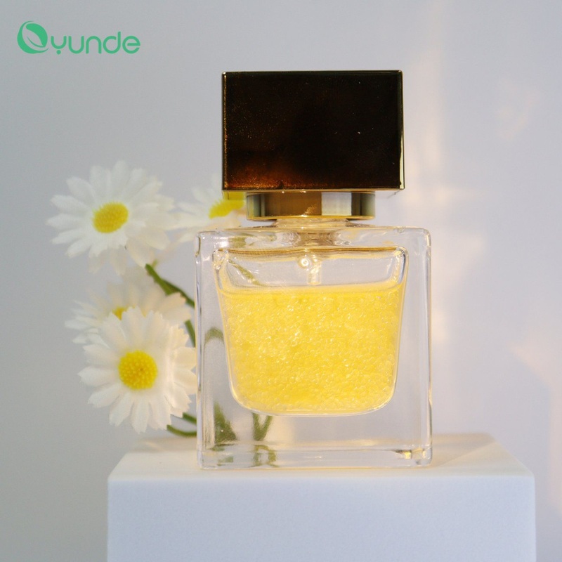 Wholesale Skincare Product OEM ODM Vc Soft Bead Essence Whitening Face Brighten Serum Skin Care Serum
